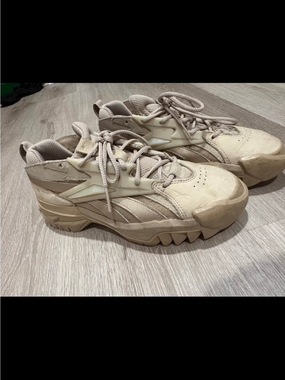 Reebok Beige/Tan Athletic Sneakers